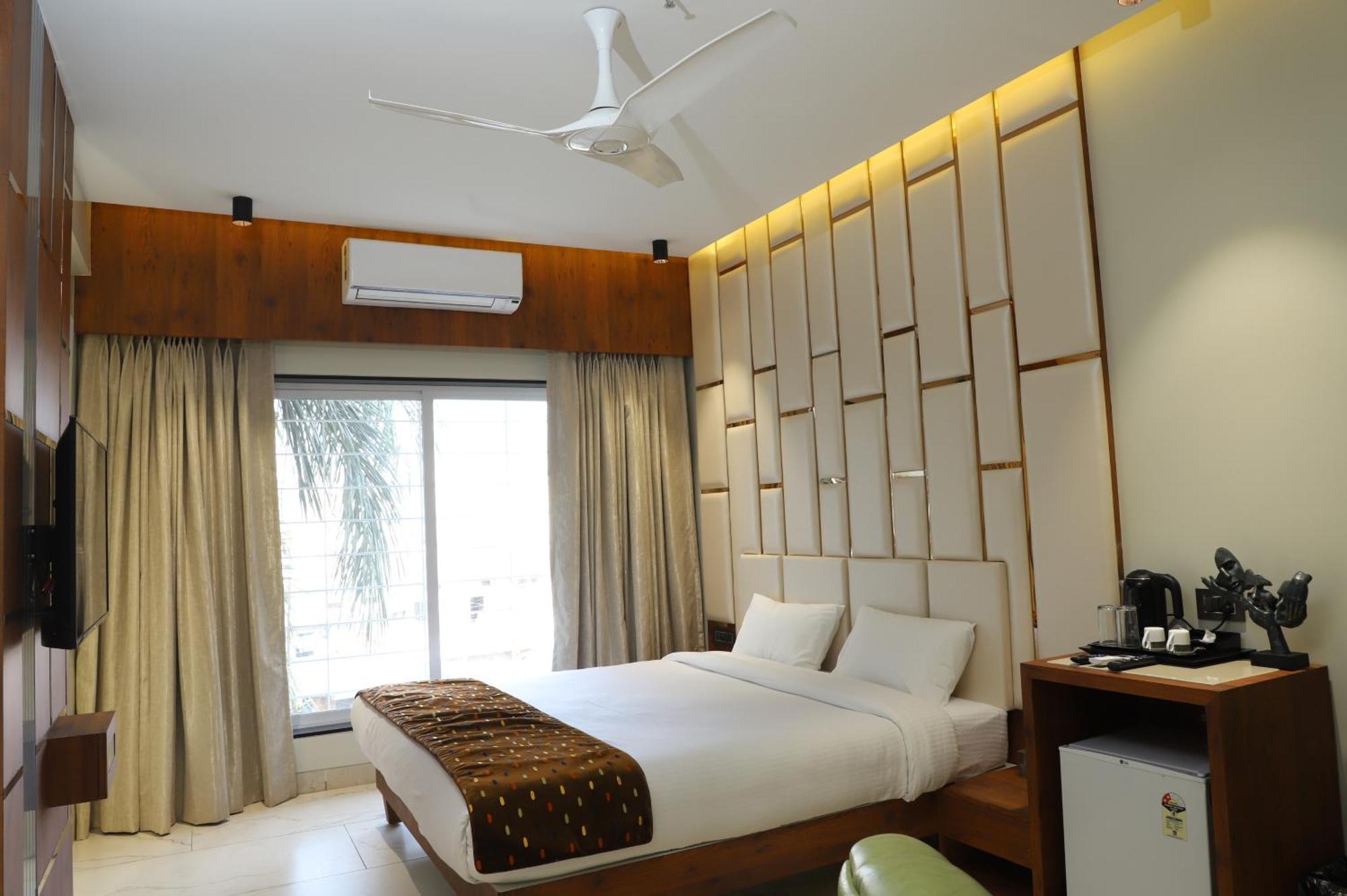 Hotel Florence นานเดด ภายนอก รูปภาพ