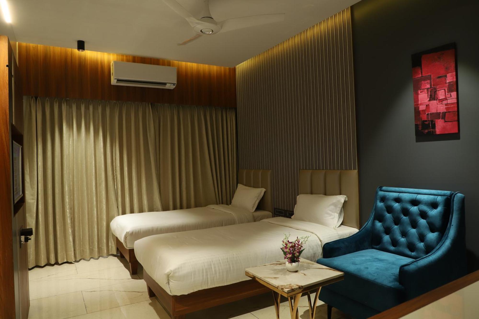 Hotel Florence นานเดด ภายนอก รูปภาพ