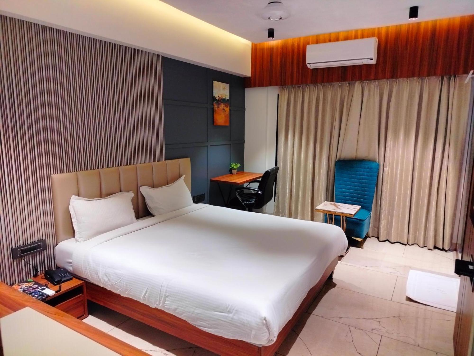 Hotel Florence นานเดด ภายนอก รูปภาพ